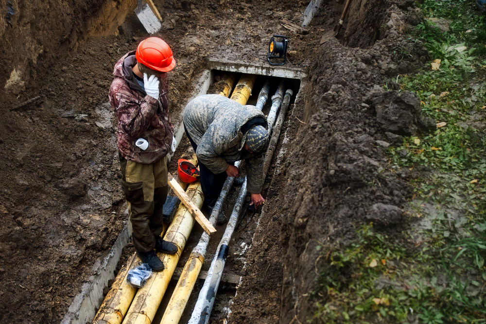 Main water line excavation repair